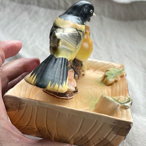 Midcentury Tilso Japan orioles perched on beach like base. - Picture 5 of 11